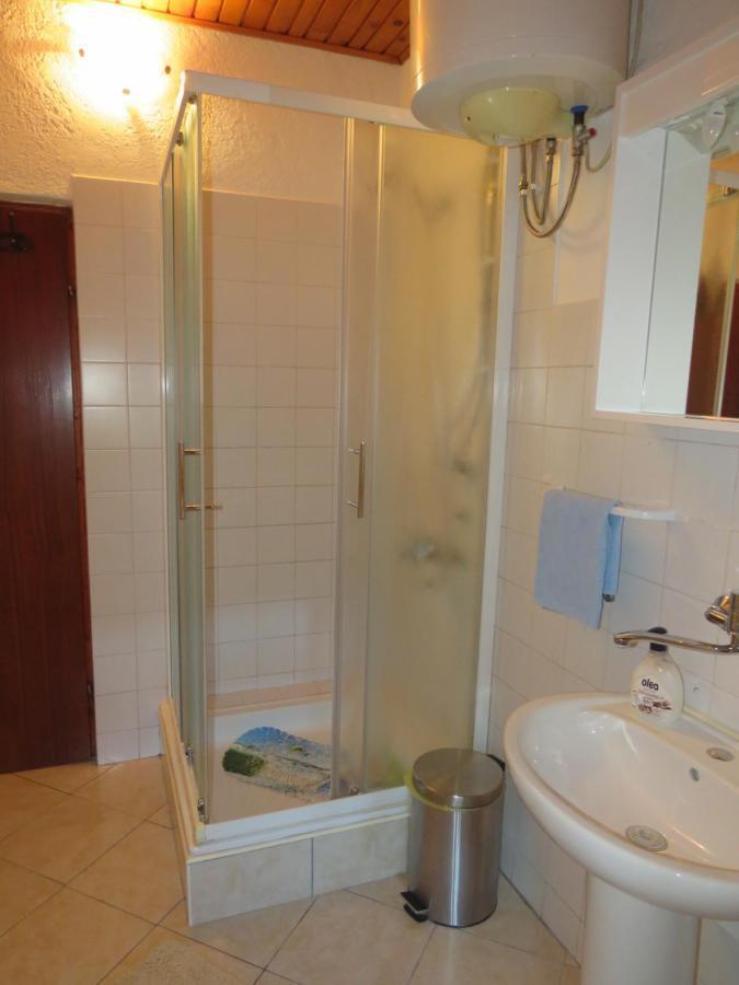 Guest House Ruza โคเรนนิซา ภายนอก รูปภาพ